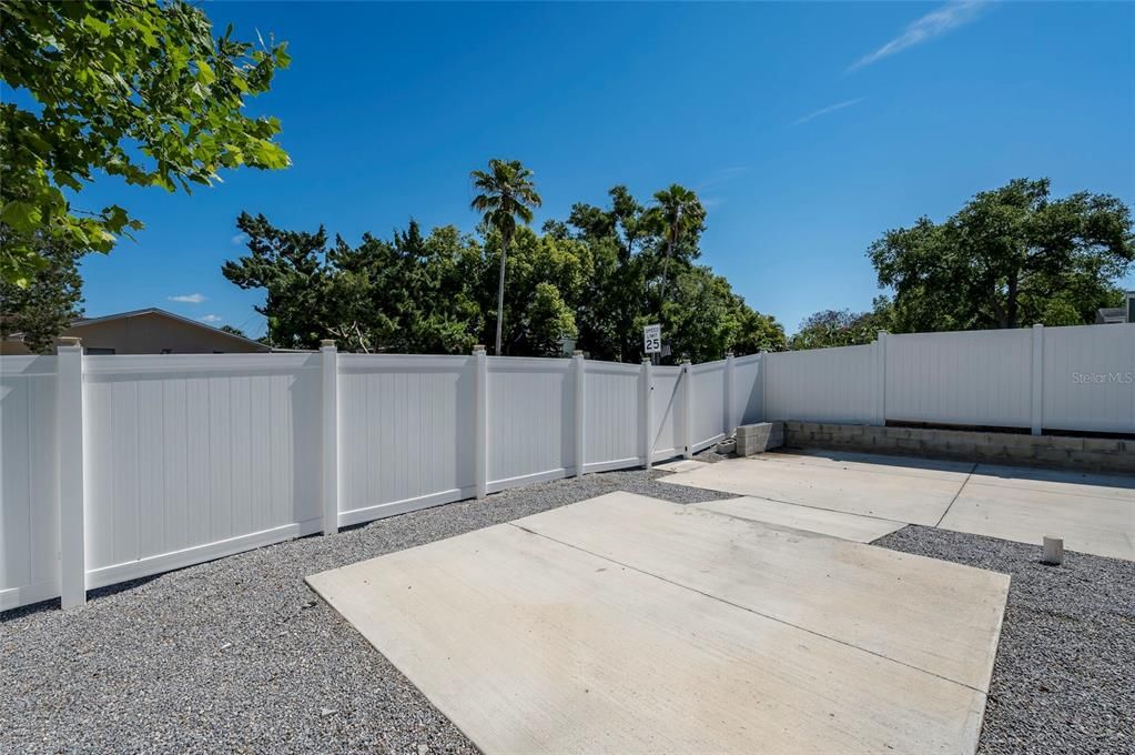 For Sale: $460,000 (3 beds, 2 baths, 1404 Square Feet)
