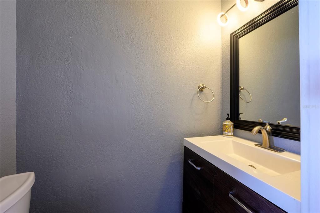 For Sale: $460,000 (3 beds, 2 baths, 1404 Square Feet)