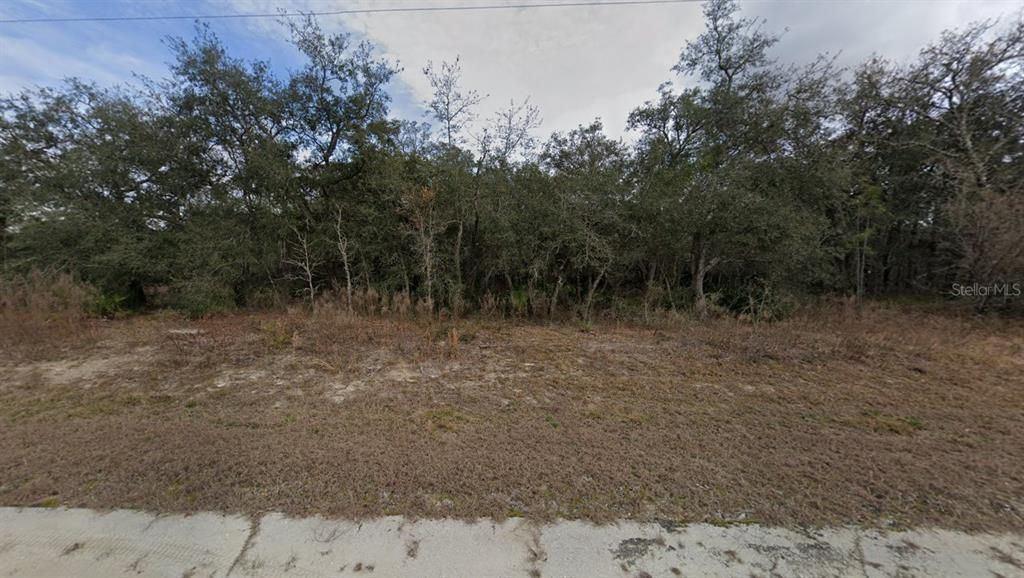 На продажу: $28,999 (0.52 acres)