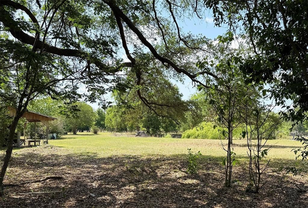 合同活跃: $464,000 (28.79 acres)
