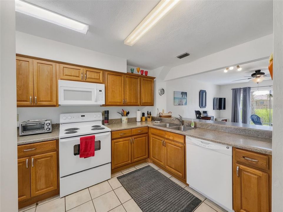 На продажу: $115,000 (2 спален, 2 ванн, 1056 Квадратных фут)