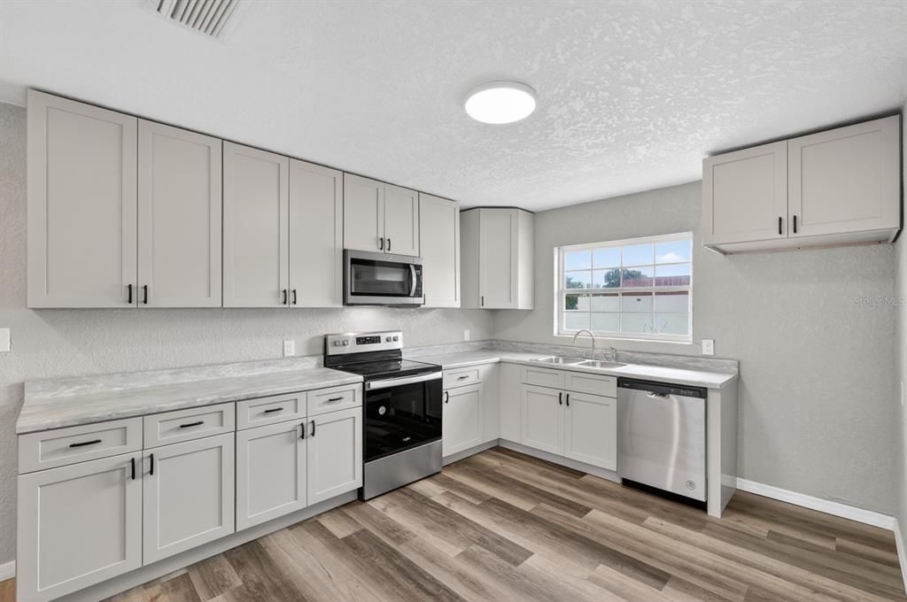 For Sale: $499,000 (4 beds, 3 baths, 2110 Square Feet)
