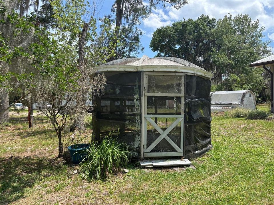 For Sale: $199,900 (2 beds, 2 baths, 960 Square Feet)