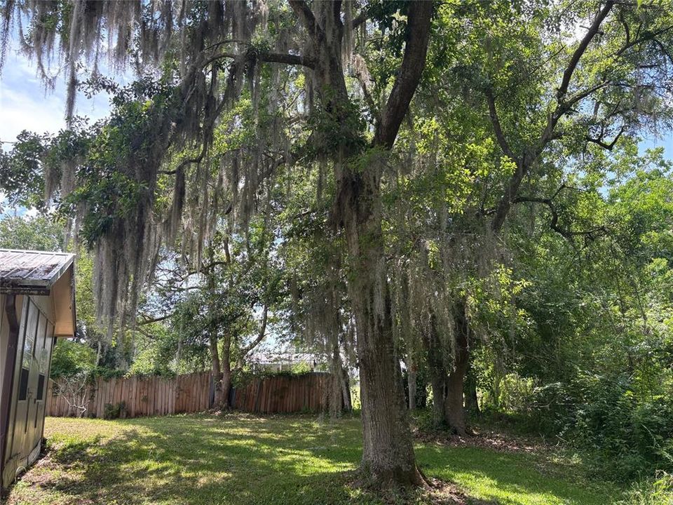 For Sale: $199,900 (2 beds, 2 baths, 960 Square Feet)