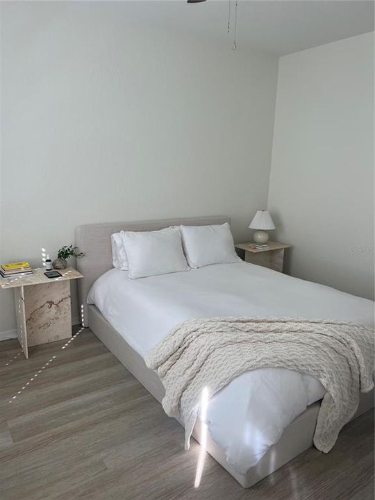 Activo con contrato: $2,800 (2 camas, 2 baños, 962 Pies cuadrados)