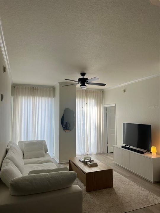 Activo con contrato: $2,800 (2 camas, 2 baños, 962 Pies cuadrados)