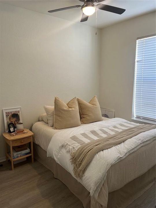 Activo con contrato: $2,800 (2 camas, 2 baños, 962 Pies cuadrados)