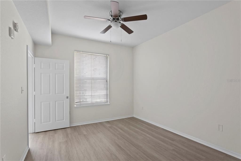 Activo con contrato: $2,800 (2 camas, 2 baños, 962 Pies cuadrados)