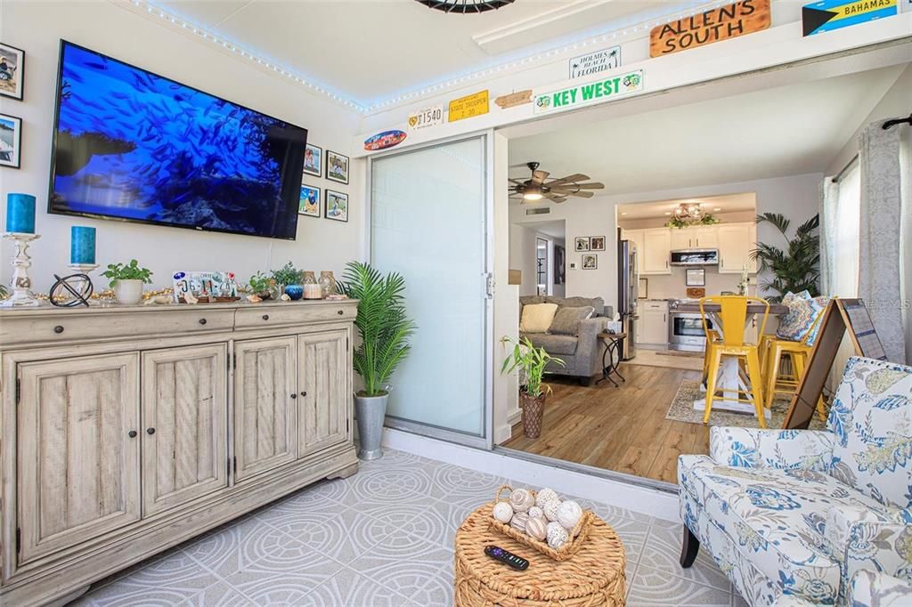 На продажу: $299,999 (1 спален, 1 ванн, 681 Квадратных фут)