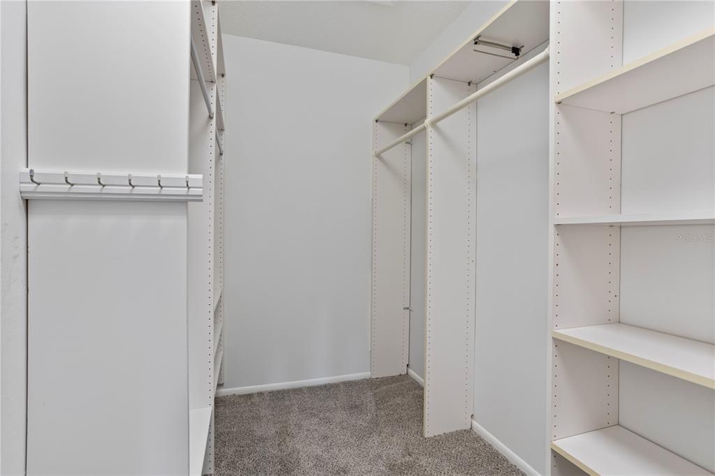 Active With Contract: $175,000 (2 beds, 2 baths, 889 Square Feet)