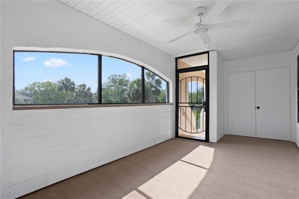 Active With Contract: $175,000 (2 beds, 2 baths, 889 Square Feet)