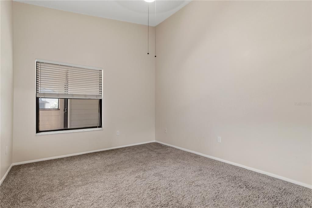 Active With Contract: $175,000 (2 beds, 2 baths, 889 Square Feet)