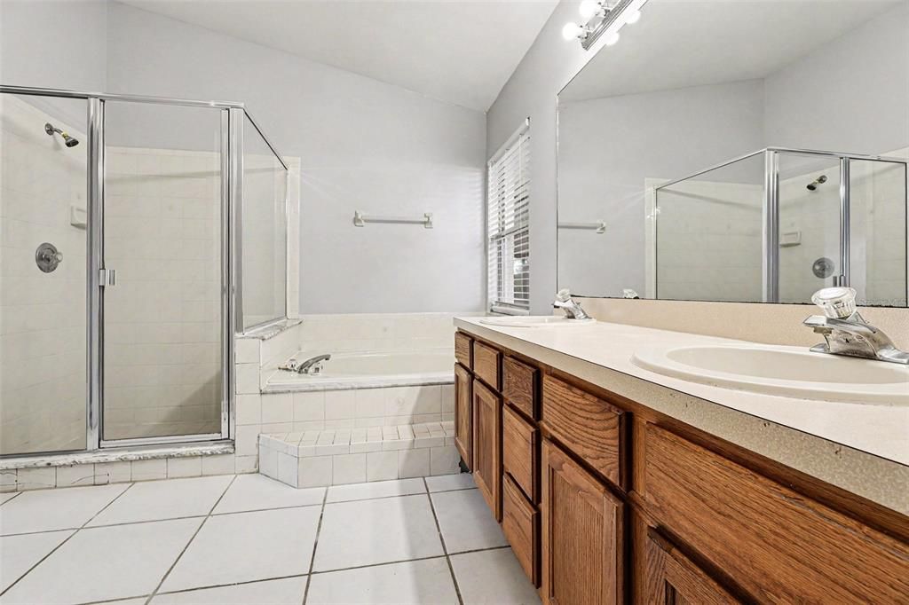 For Sale: $275,000 (3 beds, 2 baths, 1565 Square Feet)