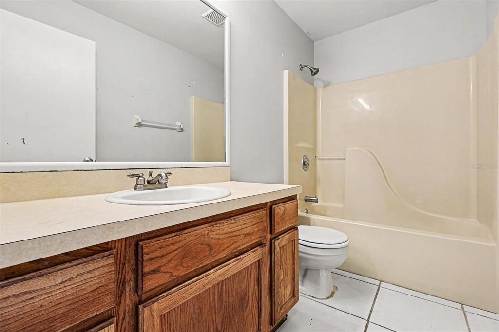 For Sale: $275,000 (3 beds, 2 baths, 1565 Square Feet)