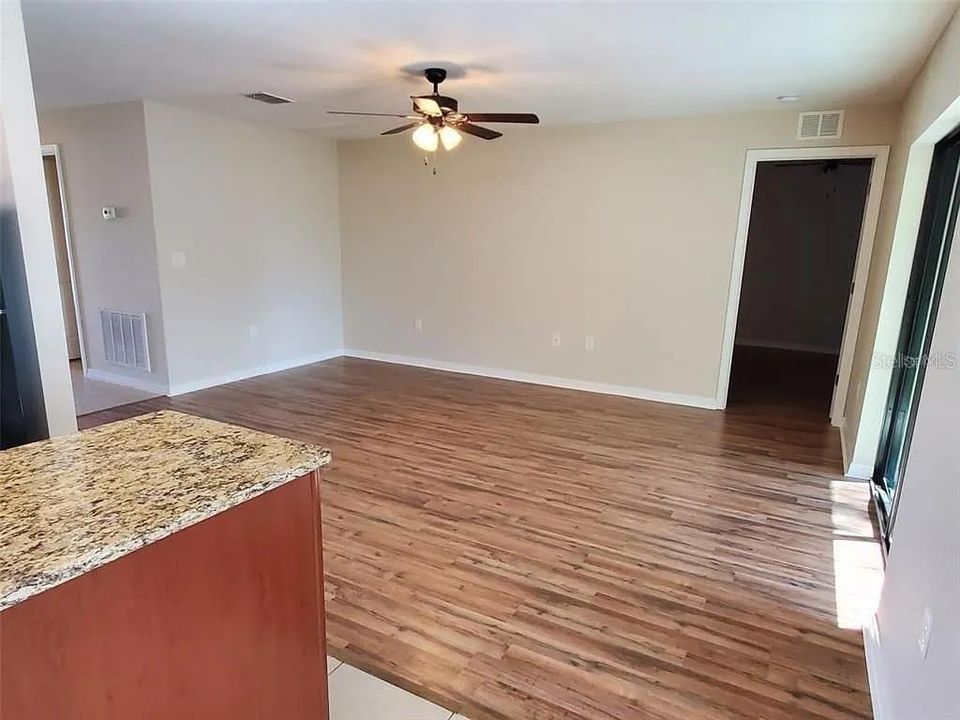 For Rent: $2,150 (3 beds, 2 baths, 1362 Square Feet)