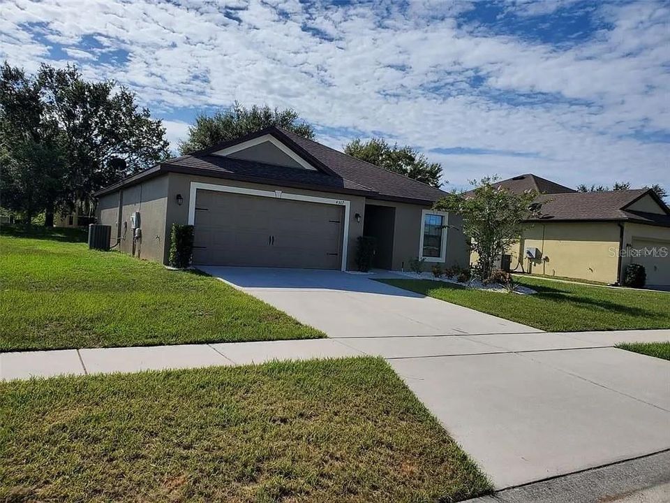 For Rent: $2,150 (3 beds, 2 baths, 1362 Square Feet)