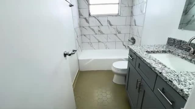 合同活跃: $525,000 (4 贝兹, 0 浴室, 1555 平方英尺)
