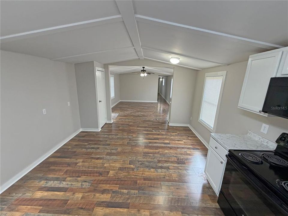 For Sale: $165,500 (3 beds, 2 baths, 1064 Square Feet)