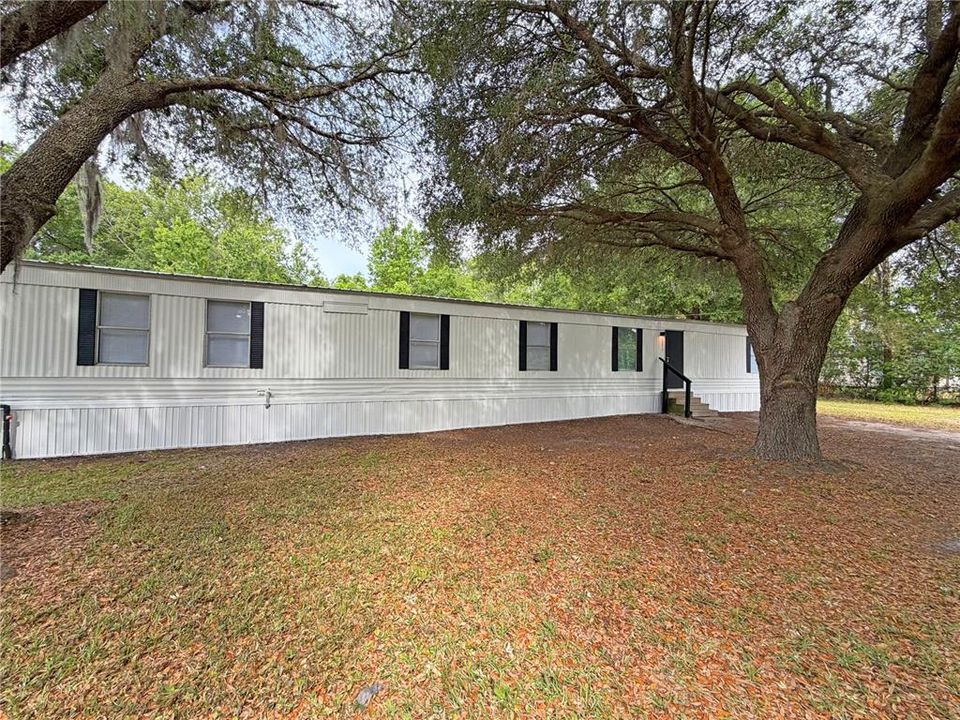 For Sale: $165,500 (3 beds, 2 baths, 1064 Square Feet)