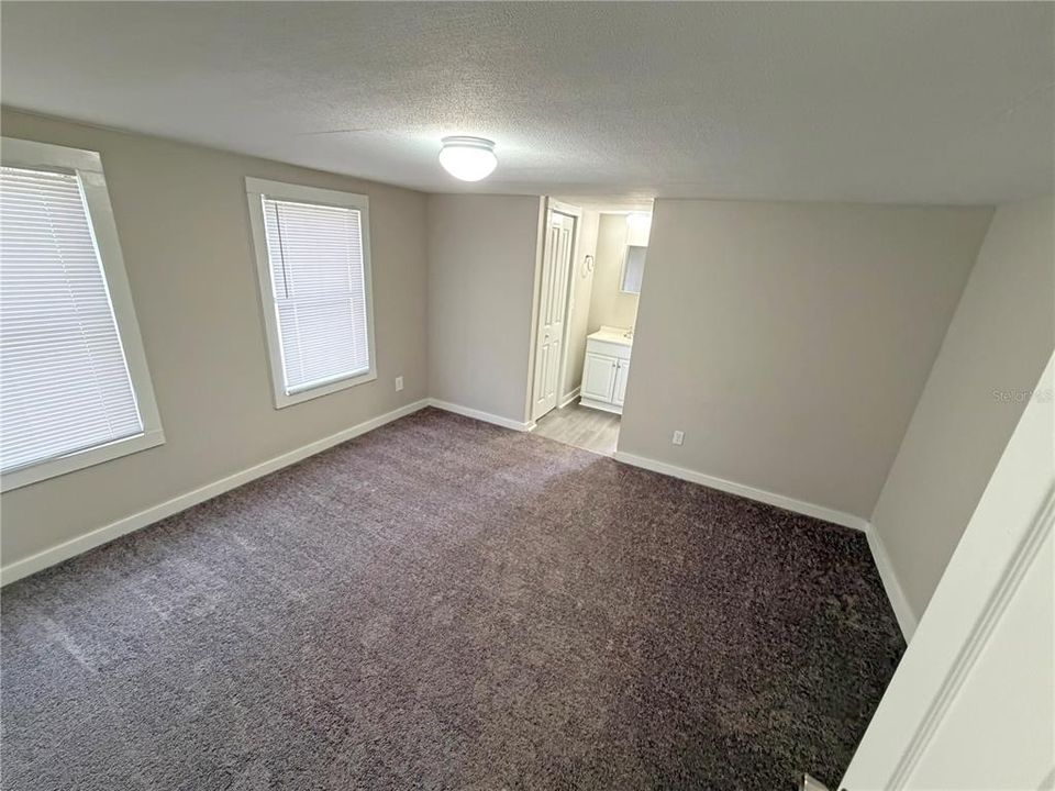 For Sale: $165,500 (3 beds, 2 baths, 1064 Square Feet)