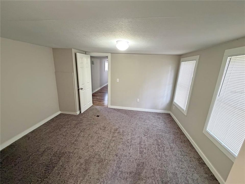 For Sale: $165,500 (3 beds, 2 baths, 1064 Square Feet)