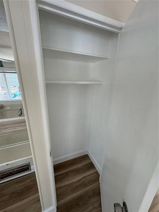 合同活跃: $88,000 (1 贝兹, 1 浴室, 570 平方英尺)