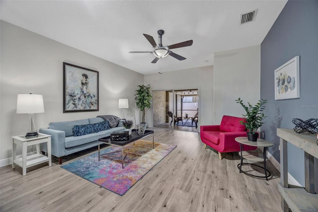 Active With Contract: $314,900 (3 beds, 2 baths, 1713 Square Feet)