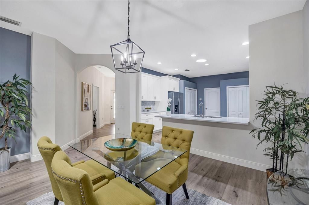 Active With Contract: $314,900 (3 beds, 2 baths, 1713 Square Feet)
