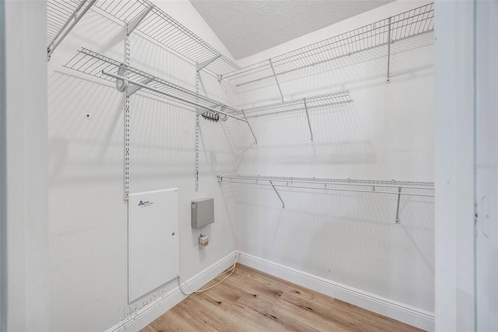 Active With Contract: $314,900 (3 beds, 2 baths, 1713 Square Feet)