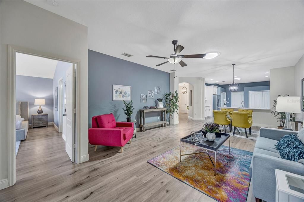 Active With Contract: $314,900 (3 beds, 2 baths, 1713 Square Feet)
