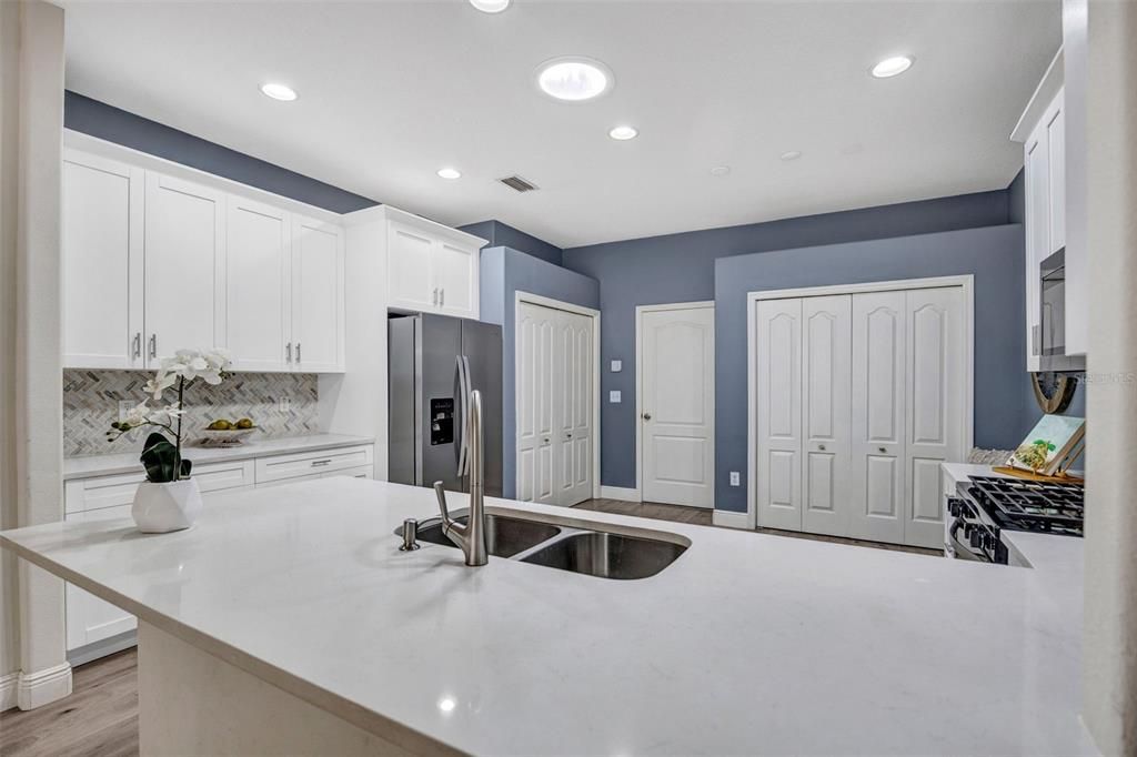 Active With Contract: $314,900 (3 beds, 2 baths, 1713 Square Feet)