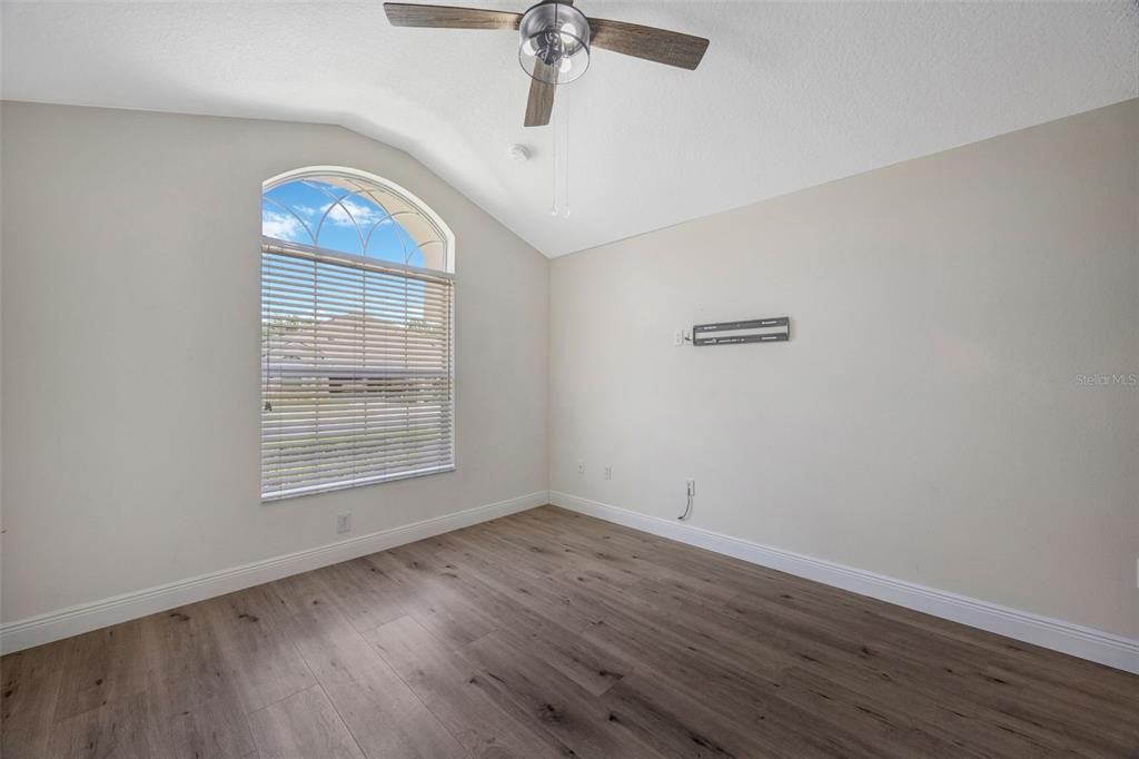Active With Contract: $314,900 (3 beds, 2 baths, 1713 Square Feet)