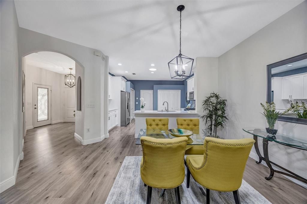 Active With Contract: $314,900 (3 beds, 2 baths, 1713 Square Feet)