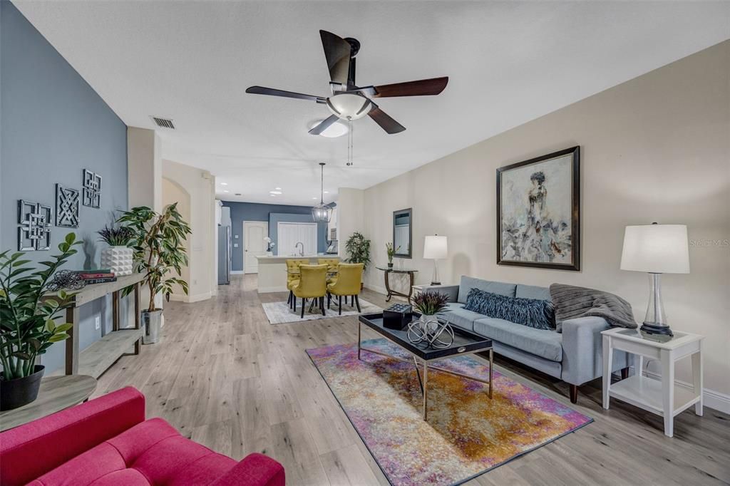 Active With Contract: $314,900 (3 beds, 2 baths, 1713 Square Feet)