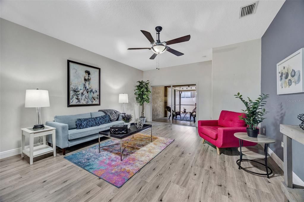 Active With Contract: $314,900 (3 beds, 2 baths, 1713 Square Feet)
