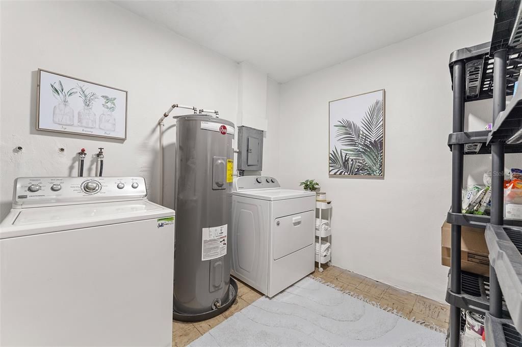 En Venta: $285,000 (3 camas, 1 baños, 855 Pies cuadrados)