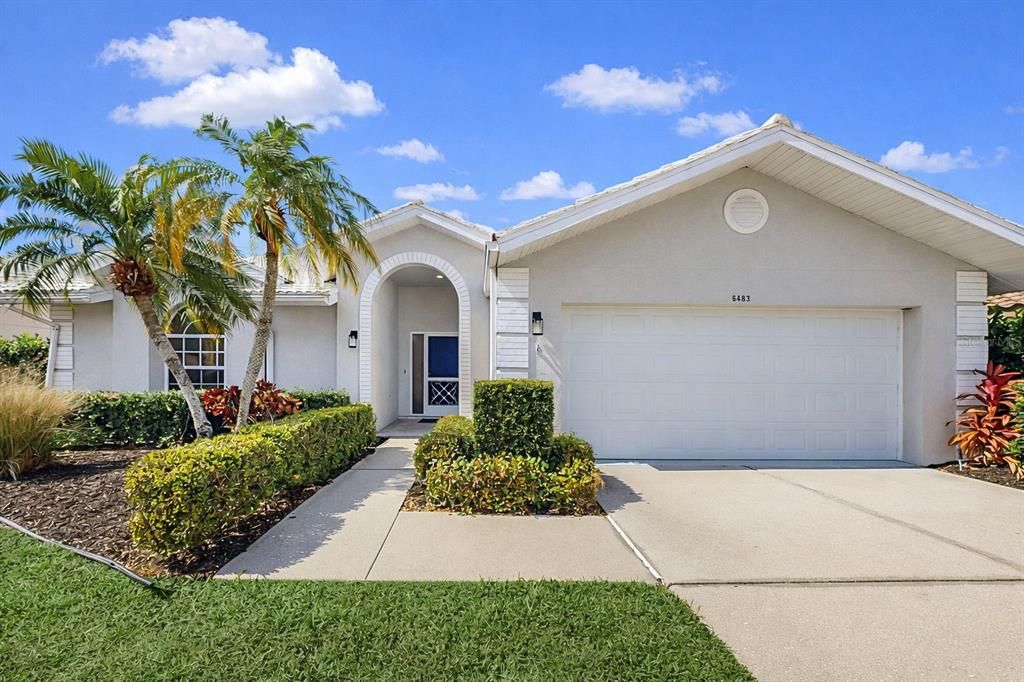 Recently Rented: $3,200 (3 beds, 3 baths, 2234 Square Feet)