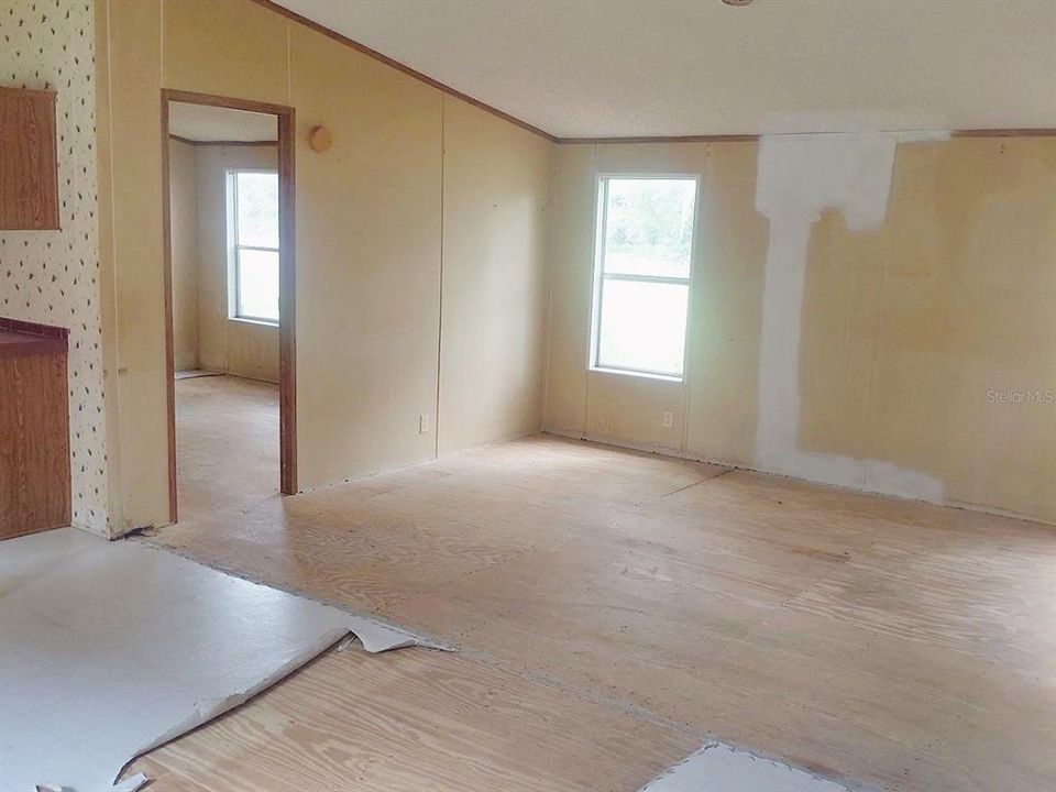 For Sale: $134,900 (2 beds, 2 baths, 1152 Square Feet)