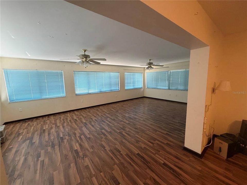 For Rent: $2,400 (4 beds, 3 baths, 2755 Square Feet)