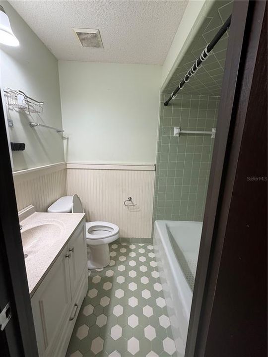 For Rent: $2,400 (4 beds, 3 baths, 2755 Square Feet)