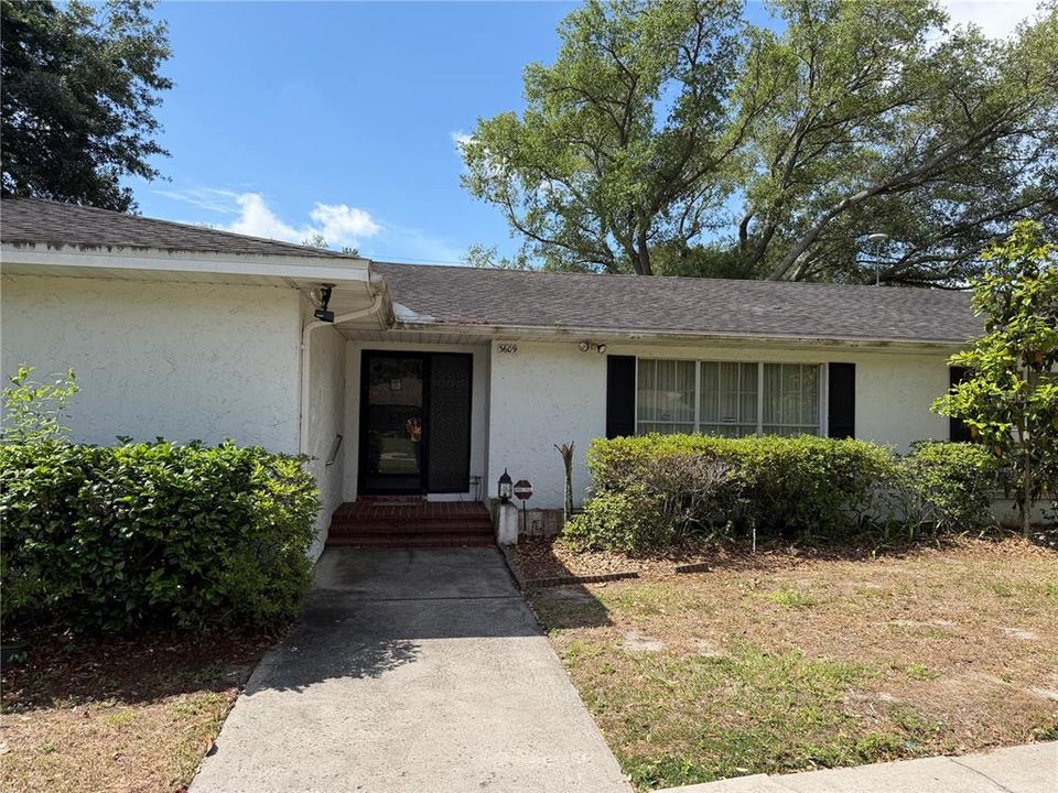 For Rent: $2,400 (4 beds, 3 baths, 2755 Square Feet)