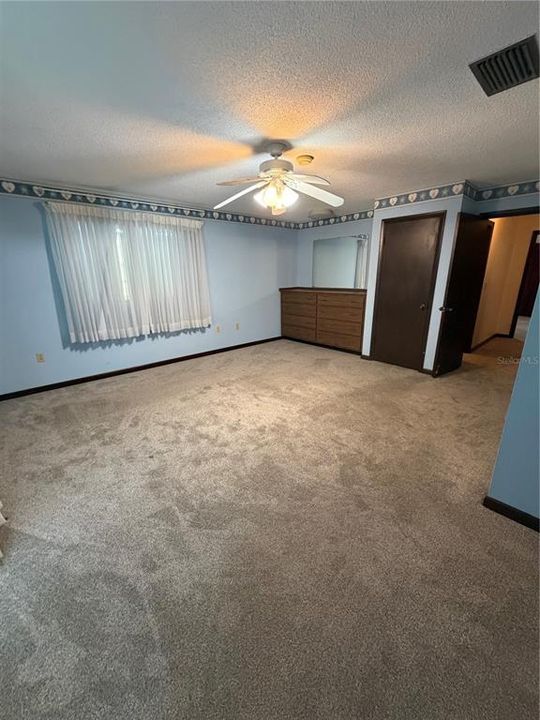 For Rent: $2,400 (4 beds, 3 baths, 2755 Square Feet)