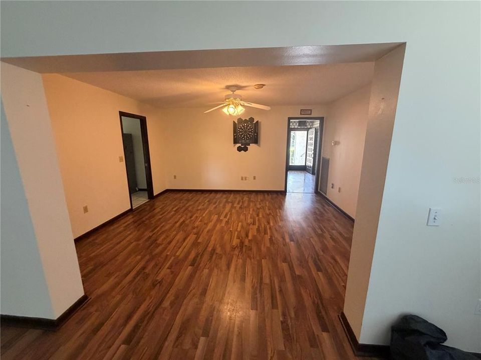 For Rent: $2,400 (4 beds, 3 baths, 2755 Square Feet)