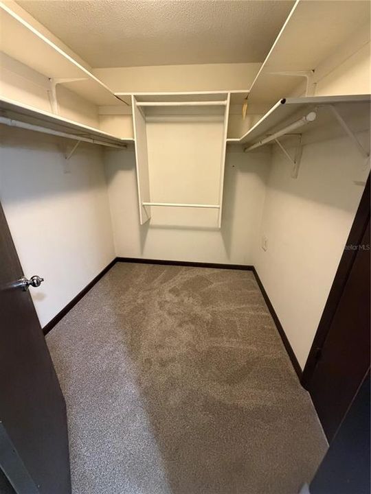 For Rent: $2,400 (4 beds, 3 baths, 2755 Square Feet)