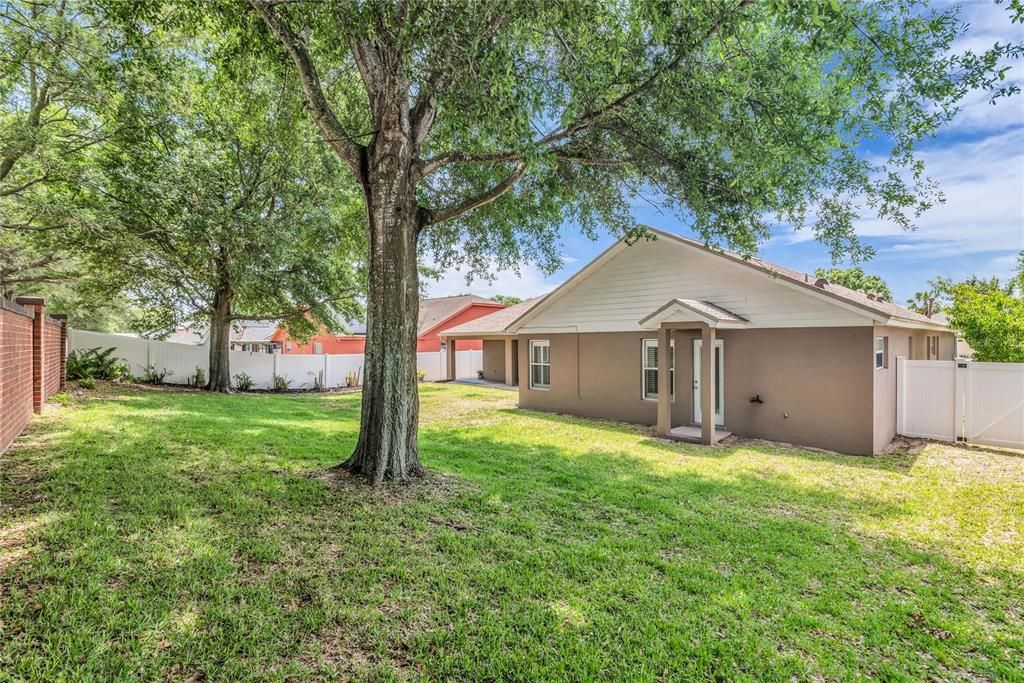 Activo con contrato: $584,900 (4 camas, 3 baños, 2709 Pies cuadrados)