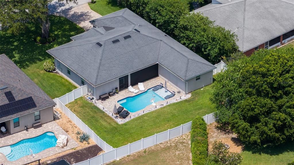 Activo con contrato: $535,000 (4 camas, 3 baños, 2268 Pies cuadrados)