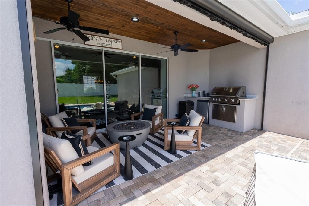 Activo con contrato: $535,000 (4 camas, 3 baños, 2268 Pies cuadrados)