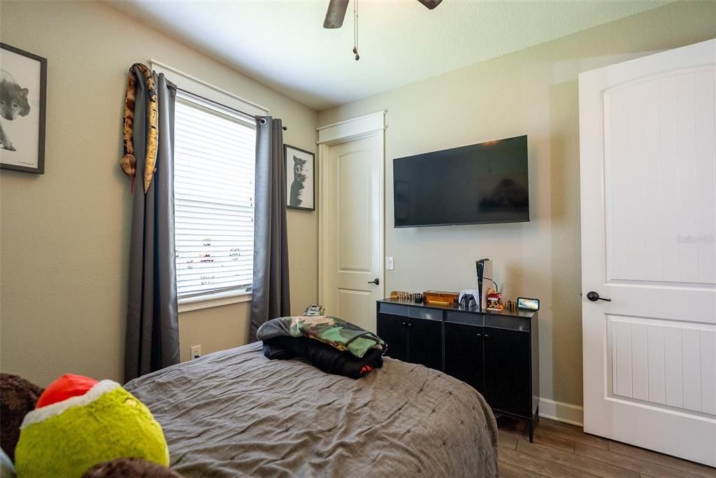 Activo con contrato: $535,000 (4 camas, 3 baños, 2268 Pies cuadrados)