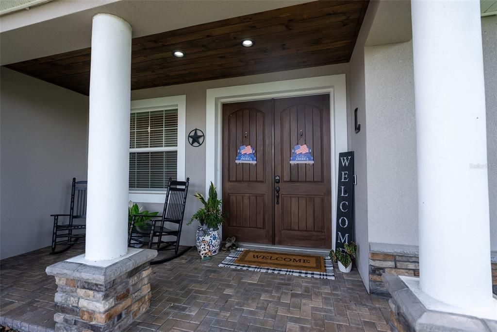 Activo con contrato: $535,000 (4 camas, 3 baños, 2268 Pies cuadrados)