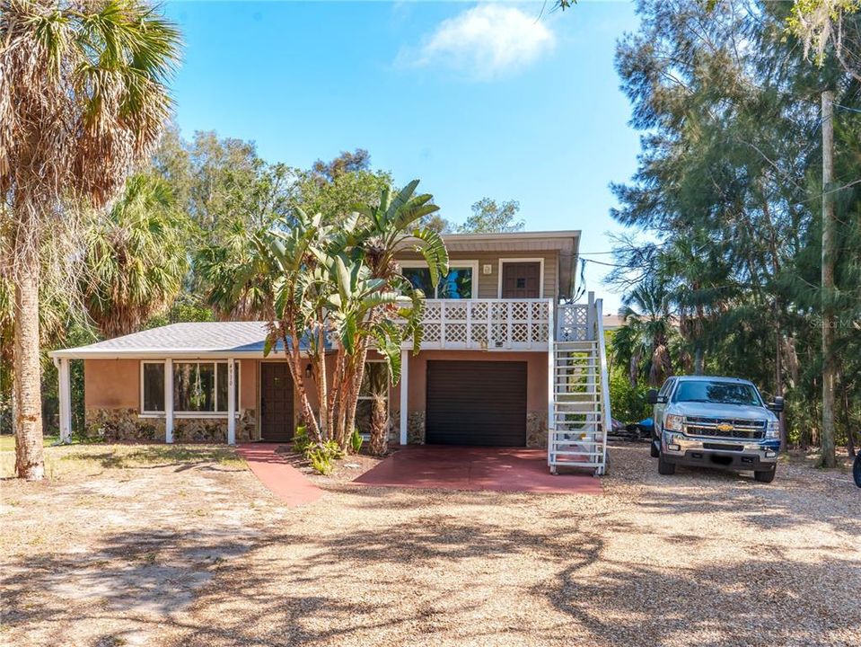 For Rent: $1,900 (1 beds, 1 baths, 1370 Square Feet)